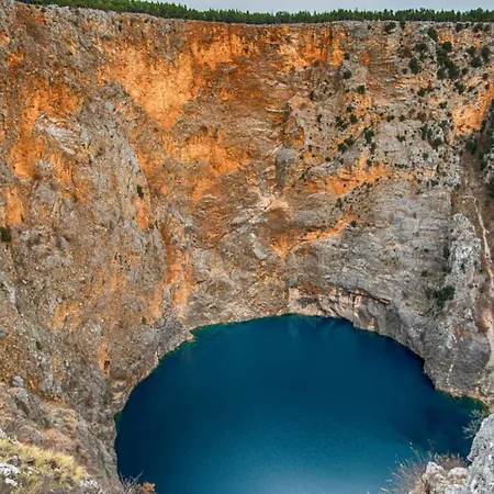 Zovko In By Guide 马卡尔斯卡