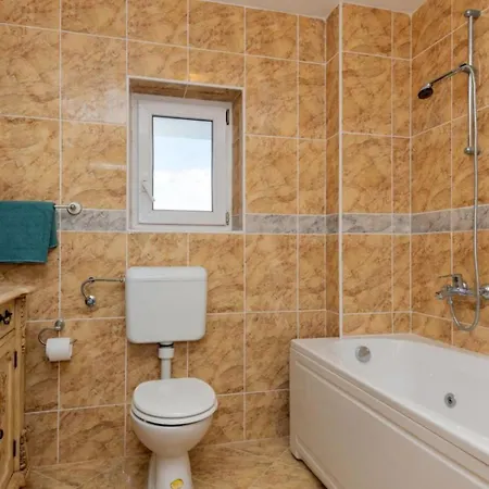 别墅 Zovko In By Guide *