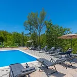 Zovko In By Guide ヴィラ