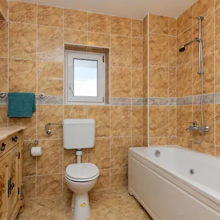 Zovko In By Guide Villa *