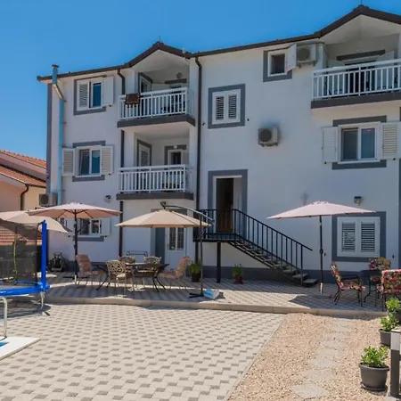 Villa Zovko In By Guide *